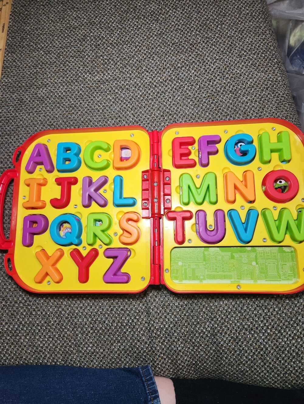 2017 Playskool Friends Sesame Street Elmo's On the Go Letters